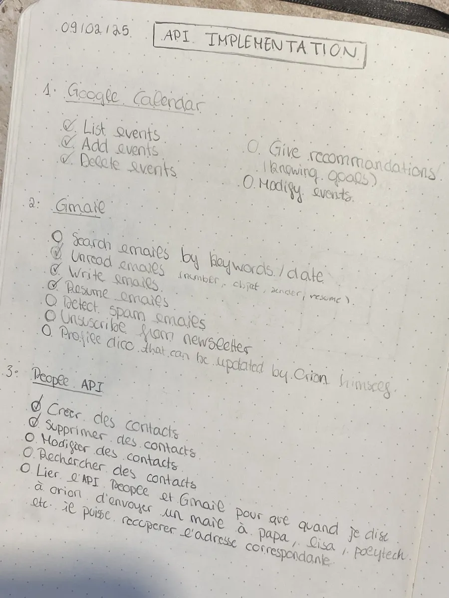 Page de carnet à points datée du 09/02/25, « API implementation » : fonctions à brancher sur Google Calendar, Gmail et People API, cochées au fur et à mesure